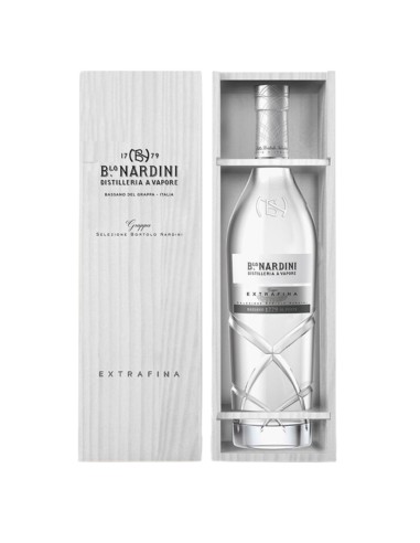 Grappa Extrafine Nardini casetta in legno 70 cl