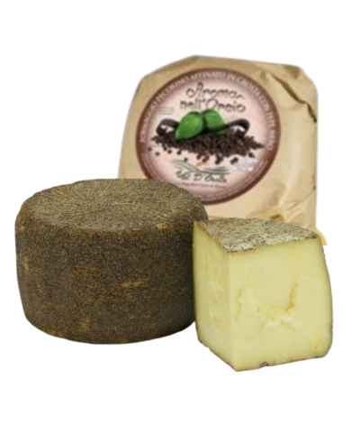 Pecorino affinato in crosta di pepe nero Val D'Orcia